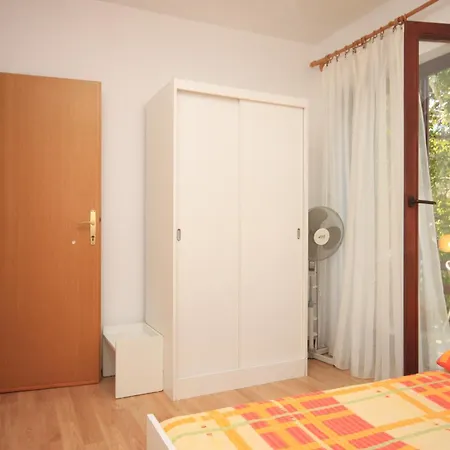 With Parking Space - 7023 פורץ
