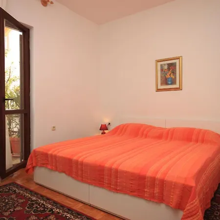 Apartment With Parking Space - 7023 Poreč