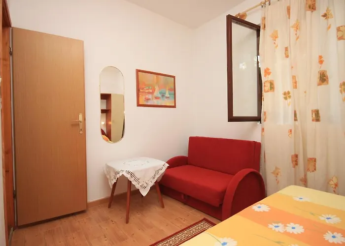 Lejlighed With Parking Space - 7023 *